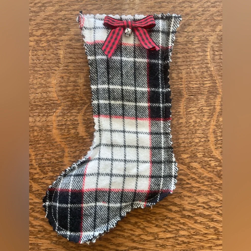 Plaid Christmas Tree and Stocking Ornaments Set/6. New. - Picture 3 of 7